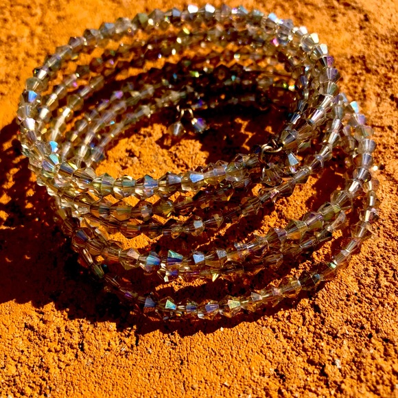 Champagne colored crystal wrap bracelet. - Picture 4 of 5